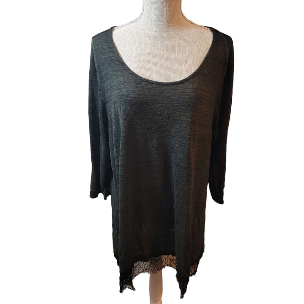Torrid Dark Grey Marled 3/4 Sleeve Scoop Neck Lace Hem Hi-Lo Tee Size 3/3x